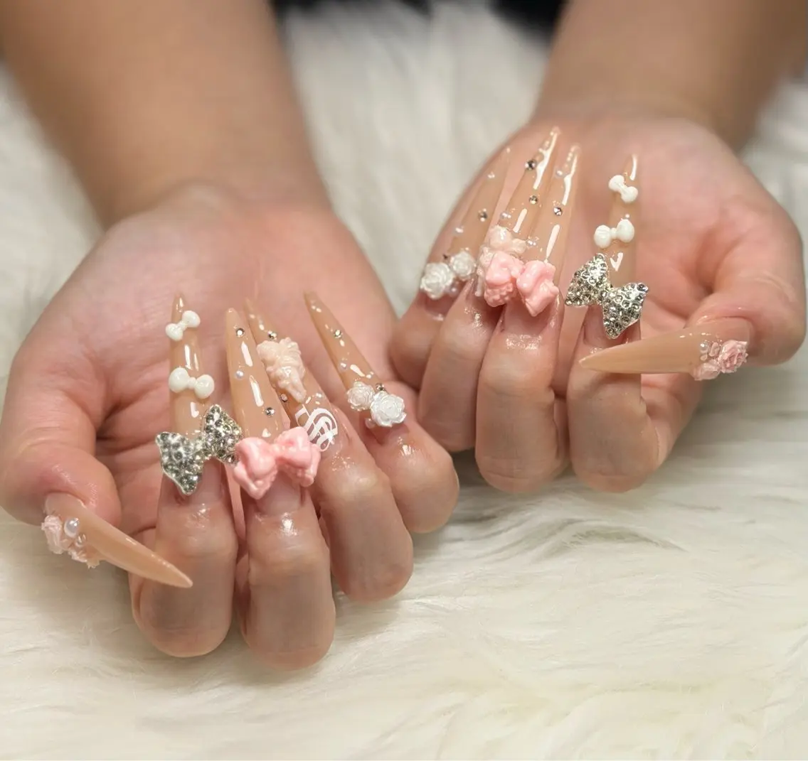 ネイル オーロラネイル チークネイル フットネイル フレンチネイル ジェルネイル ハンドネイル Nichi Nailsのネイルデザイン