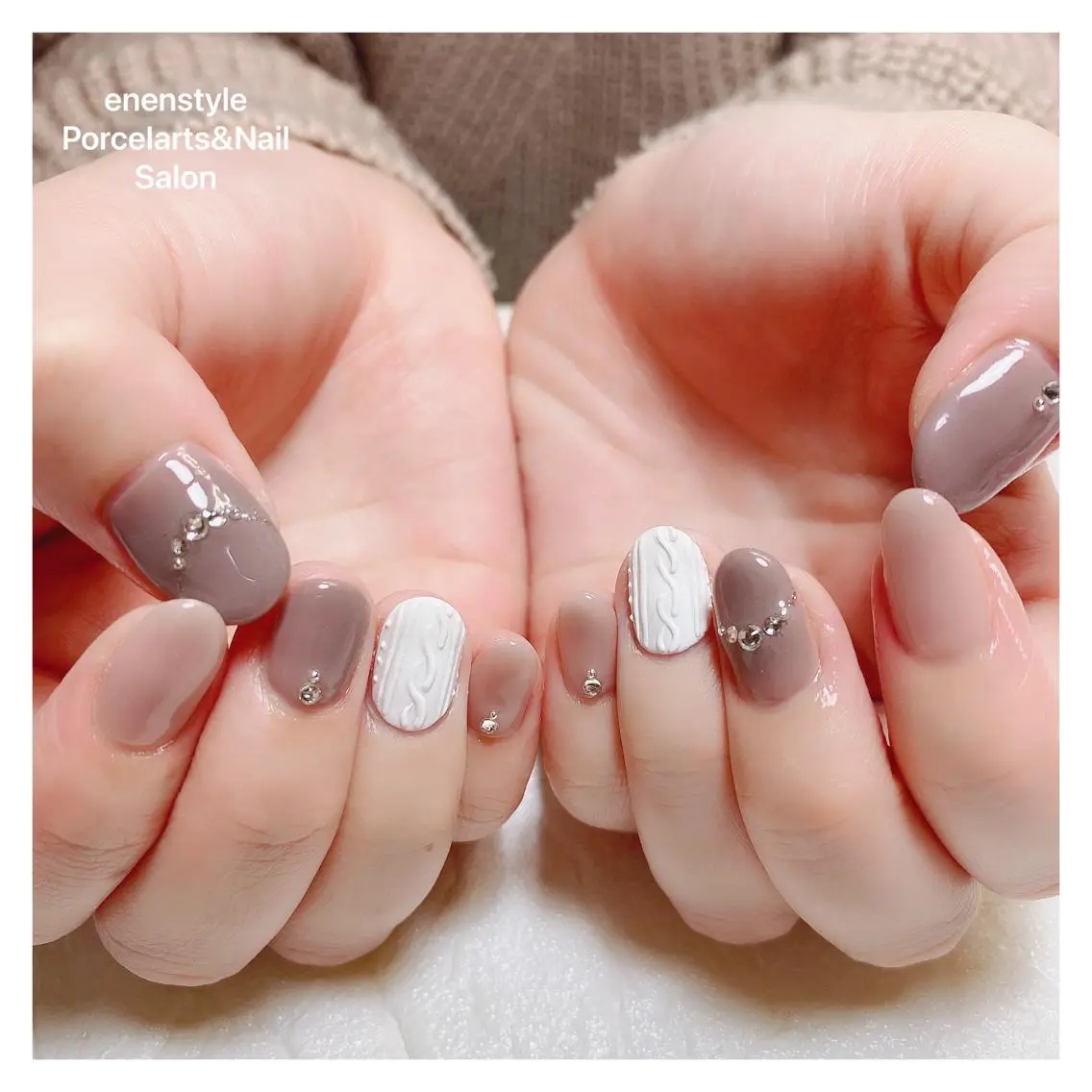 ミディアム ネイル ハンドネイル 🐾enen style 🐾のネイルデザイン
