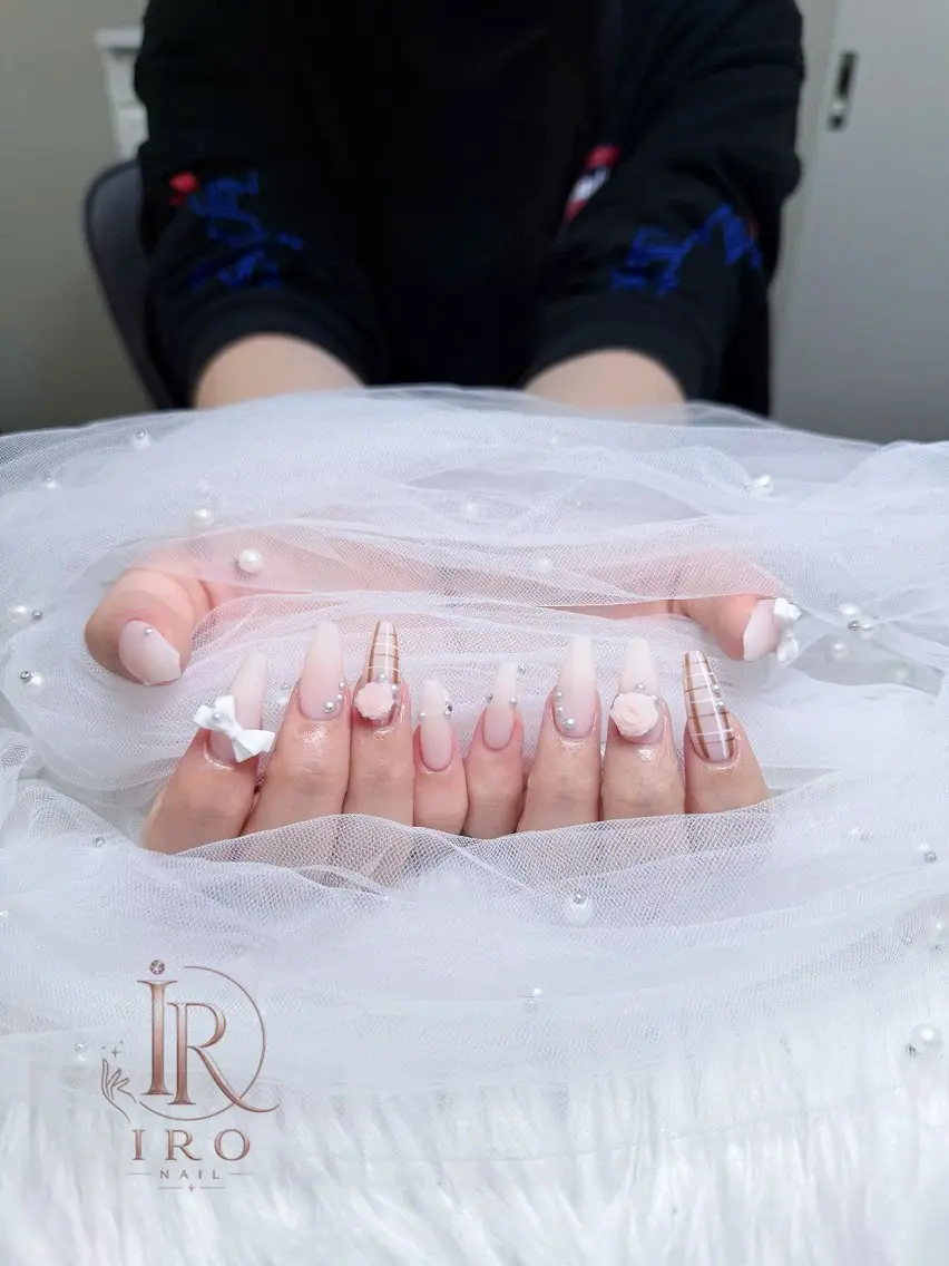 ネイル ハンドネイル IRO Nail Studioのネイルデザイン