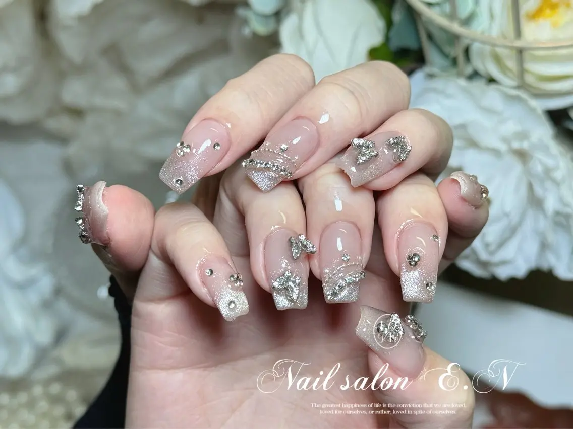 ネイル アートネイル オーロラネイル ブラウン クリアネイル フレンチネイル E.N🦋 長さ出し/持ち込みのネイルデザイン