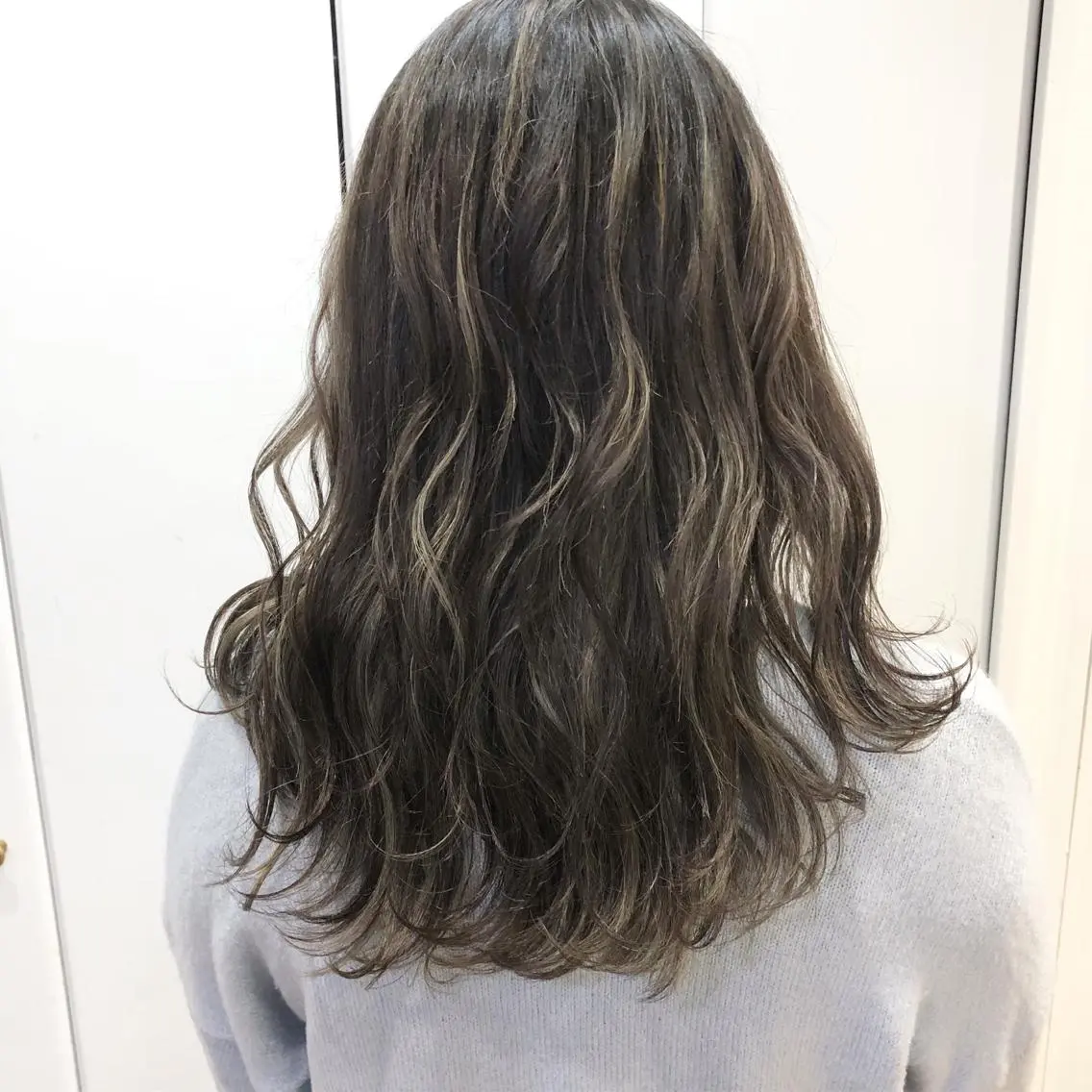 セミロング ウルフ/デザイン/ 大阪/タカハシユウキのヘアスタイル