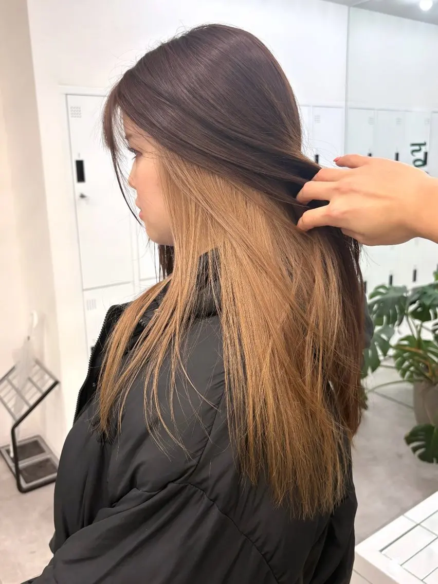 🖤さりげなく垢抜けたい方に🖤インナー／イヤリングカラー（ケアブリーチ＋全体カラー＋カット）の写真