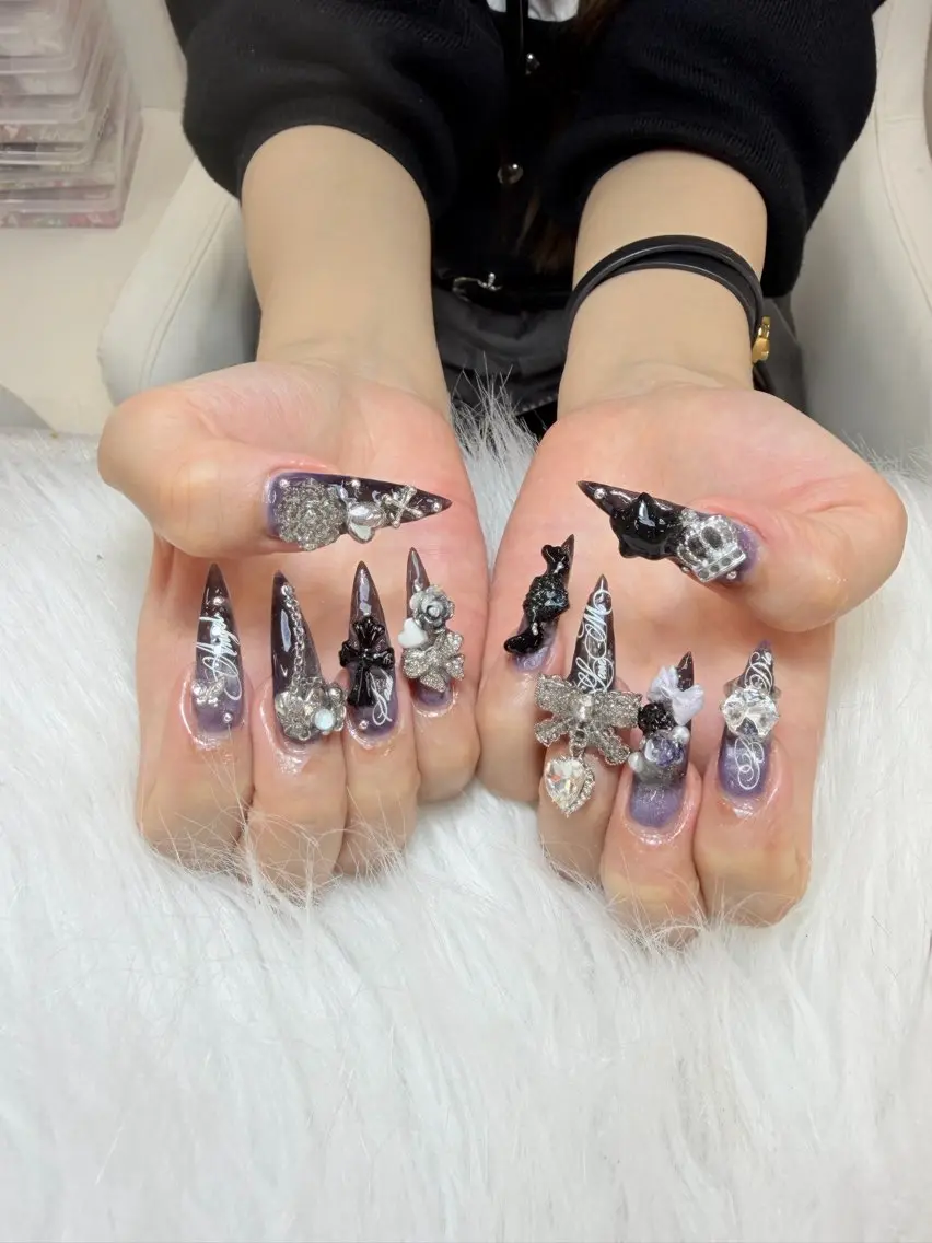 ネイル Anh ゴテゴテネイルのネイルデザイン