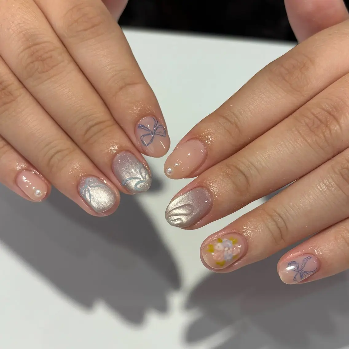 ネイル ラメ(グリッター) 持ち込み リボン 春ネイル モデル様募集中♡ Kokomi🍮のネイルデザイン