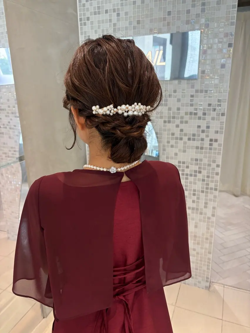 ミディアム ヘアアレンジ 結婚式・ブライダル ヘアセット 透明感カラー🫧 nanohaのヘアスタイル