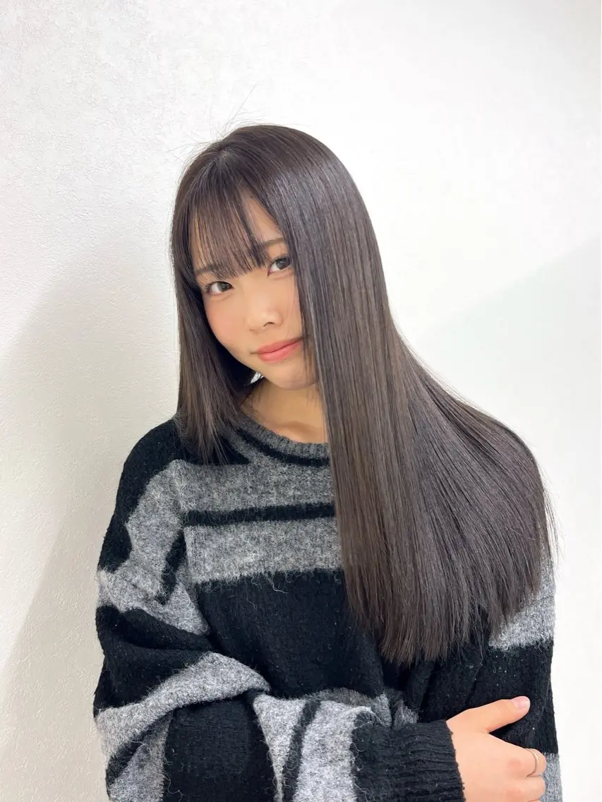 ロング 𝑪𝒐𝒍𝒐𝒓 *𝒆  ［コロレ］のヘアスタイル