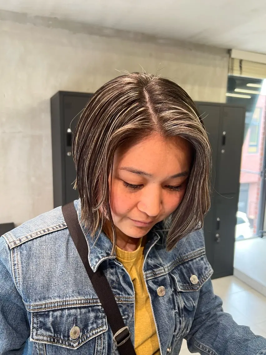 ミディアム カラー ハイライトカラー ハイライト ヘアカラー トリートメント ハイライト/白髪ぼか し/臼田さりな🌹のヘアスタイル