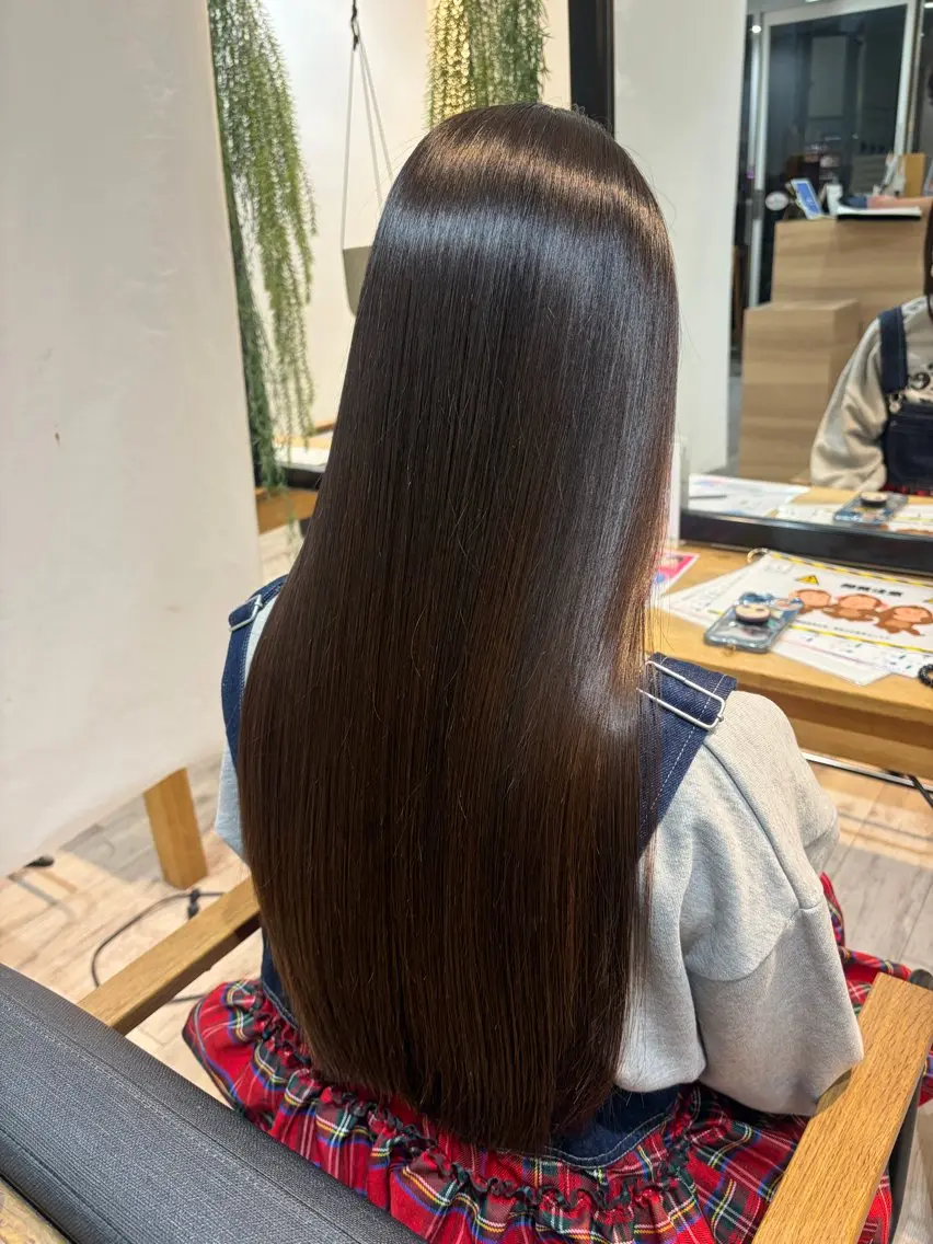 ロング カット ヘアカラー トリートメント Uni. 心斎橋 wakabaのヘアスタイル