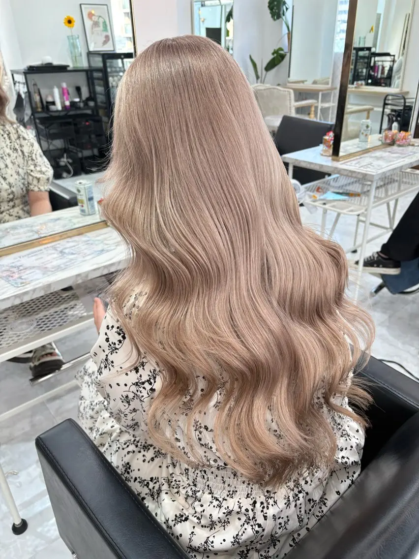 💗人気No.1メニュー💗ブリーチカラー+コラーゲントリートメント🐰の写真