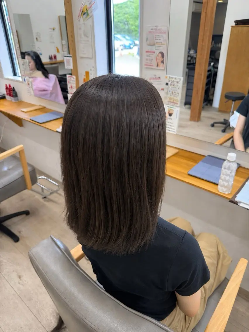 ミディアム カラー カット ヘアカラー ちほ/顔周りレイヤー /ベージュカラーのヘアスタイル