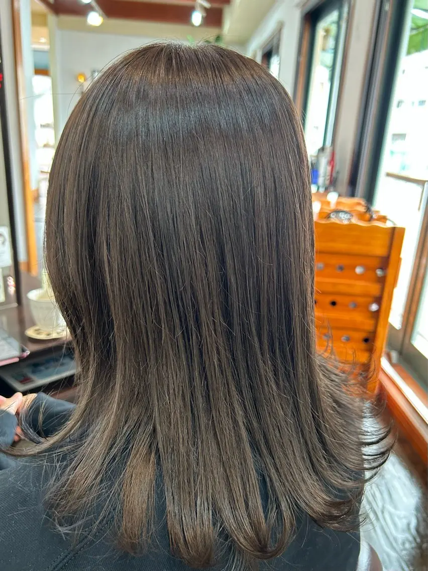 カラー アッシュ アッシュグレー アッシュグレージュ グレージュ 坂本 瑞季 🤍 髪質改善のヘアスタイル