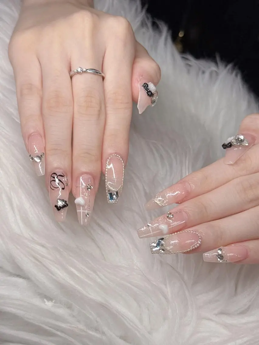 ネイル 長さ出し グラデーション 卒業式 キラキラネイル マグネットネイル ハンドネイル Lee Nailsのネイルデザイン