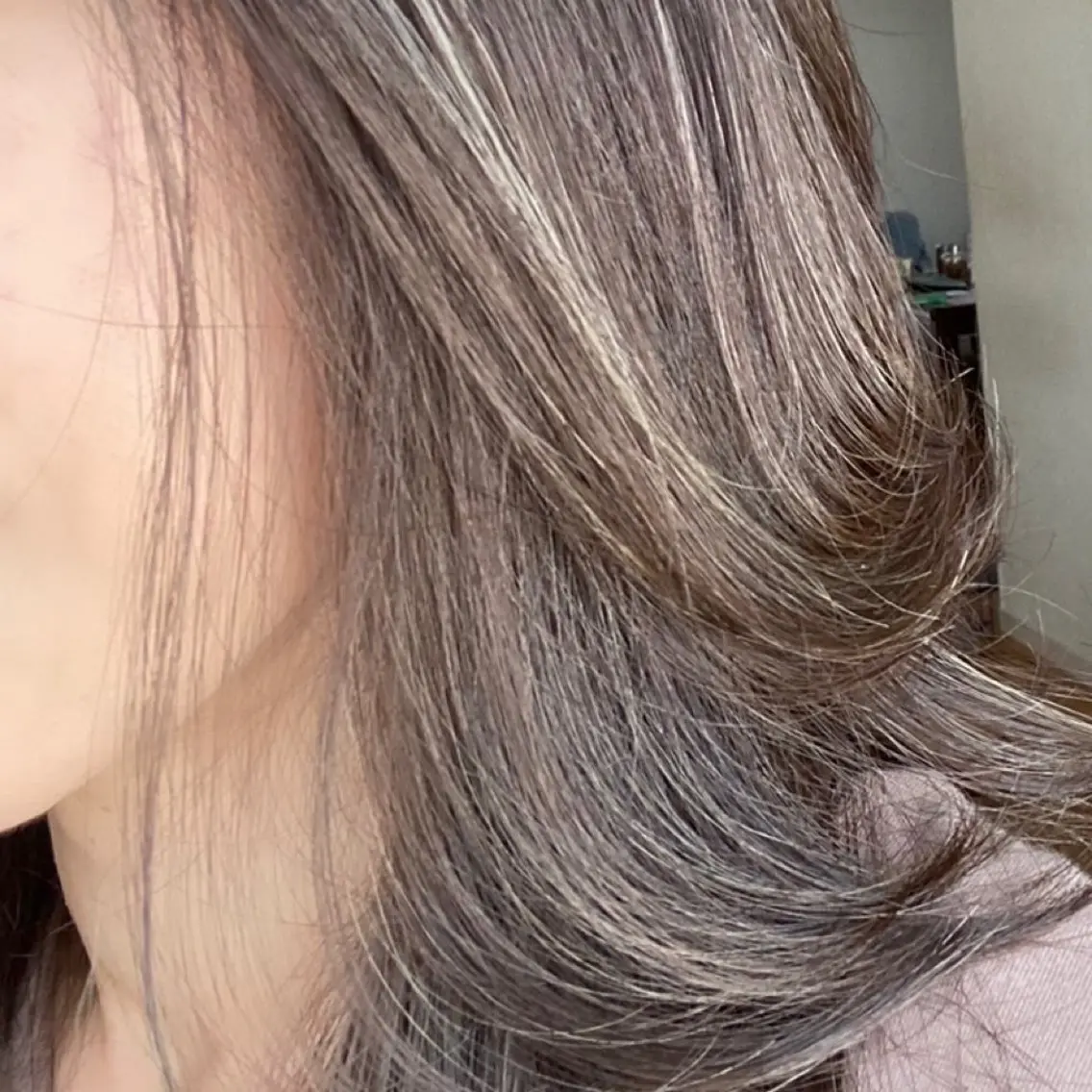 カラー Lien カレンのヘアスタイル