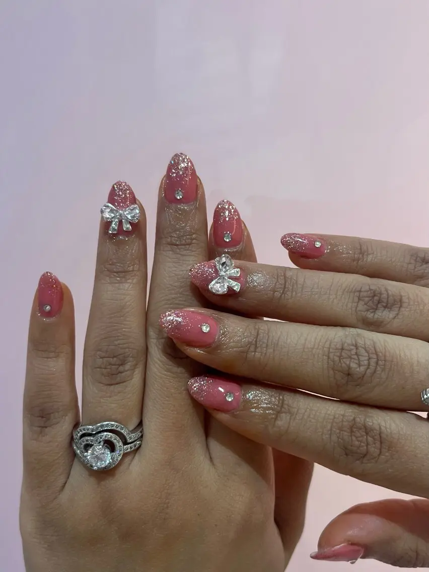 ネイル キラキラネイル Romosa Nailのネイルデザイン