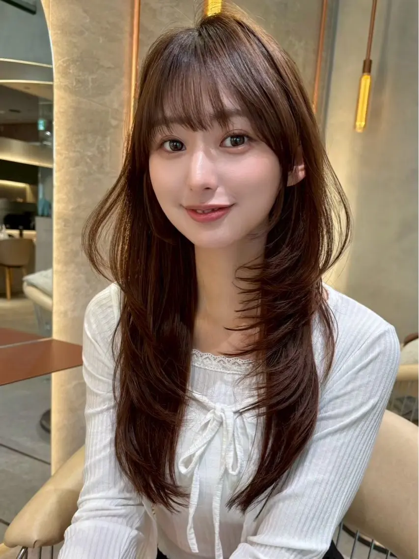 セミロング くびれヘア レイヤーカット 小顔カット カット ヘアカラー トリートメント 小顔レイヤー/顔周り 艶髪カラー/金山のヘアスタイル