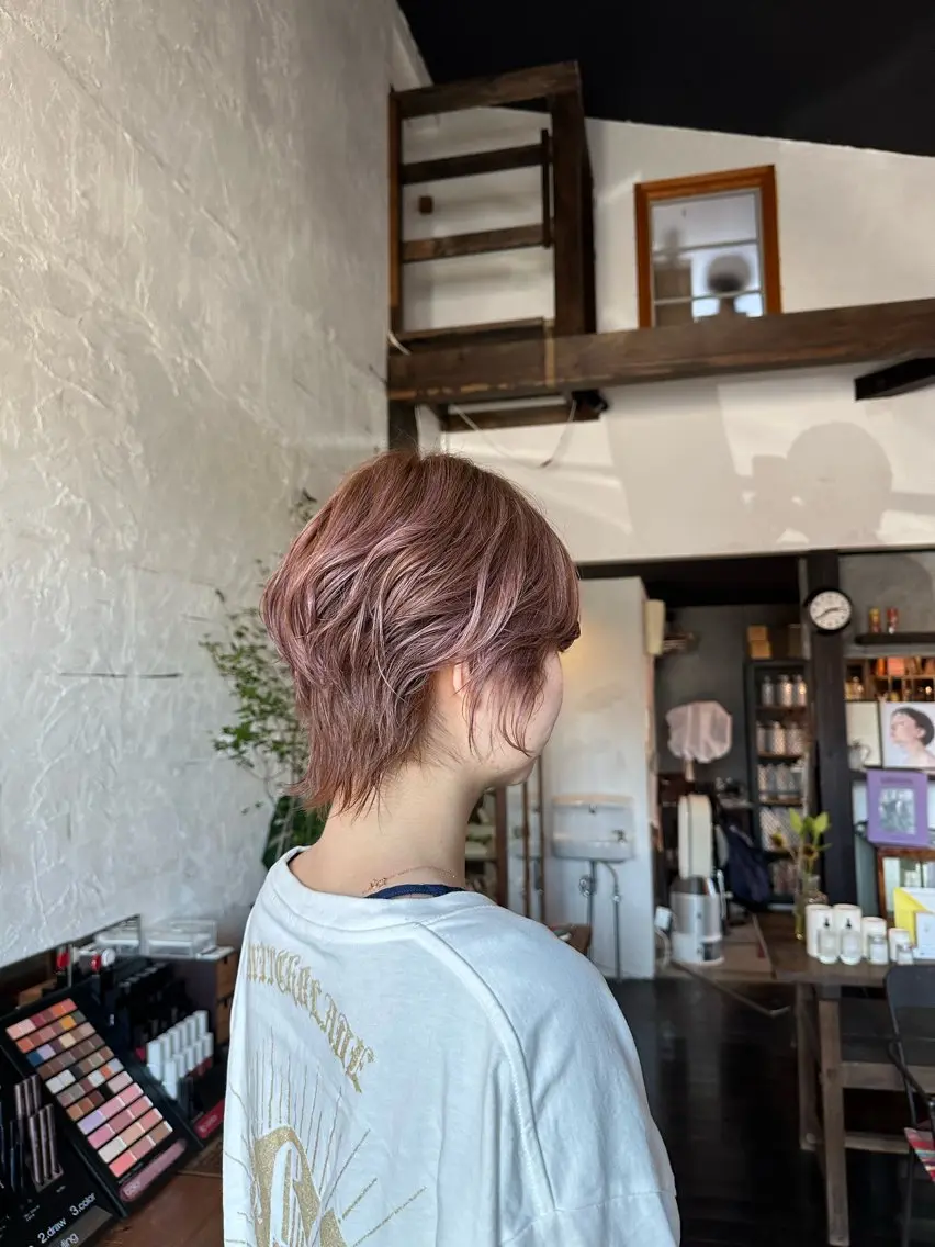 ショート カラー ベージュカラー ハイライトカラー ピンクカラー ピンクベージュ ハイライト 🦖ノザワ リンカ🦖のヘアスタイル
