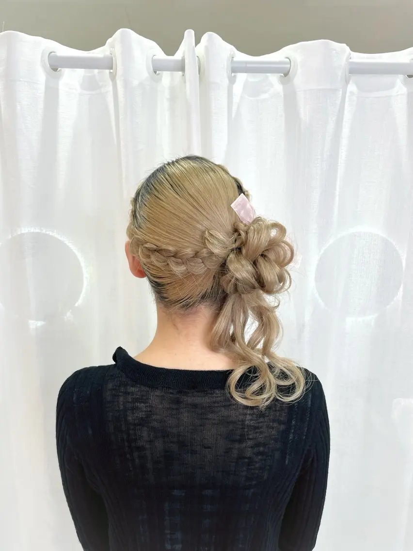 セミロング 山口 舞弥のヘアスタイル