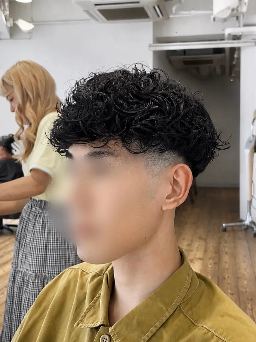 ミディアム パーマ メンズ マッシュ スペインカール カット パーマ Koki/ メンズヘア特化のヘアスタイル