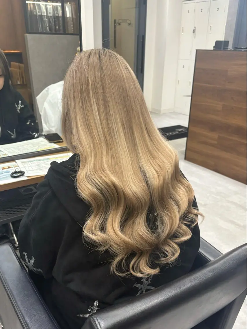 ロング カラー グラデーションカラー エクステ ヘアカラー トリートメント エクステ ENA💗NEXT /ハイトーンエクステのヘアスタイル
