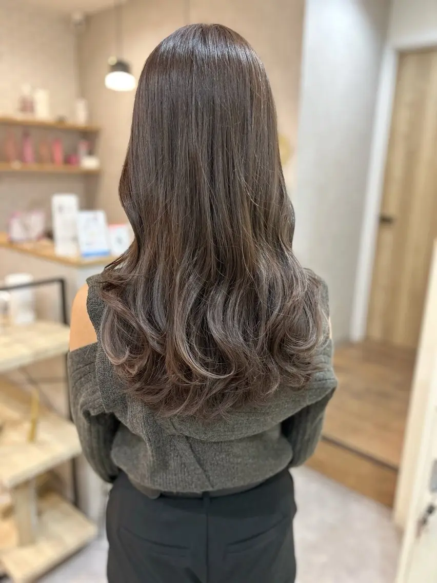 ロング カラー 透明感カラー グレージュ レイヤーカット ロング カット ヘアカラー トリートメント ボブ/ハイトーン 福生Radix 下田のヘアスタイル