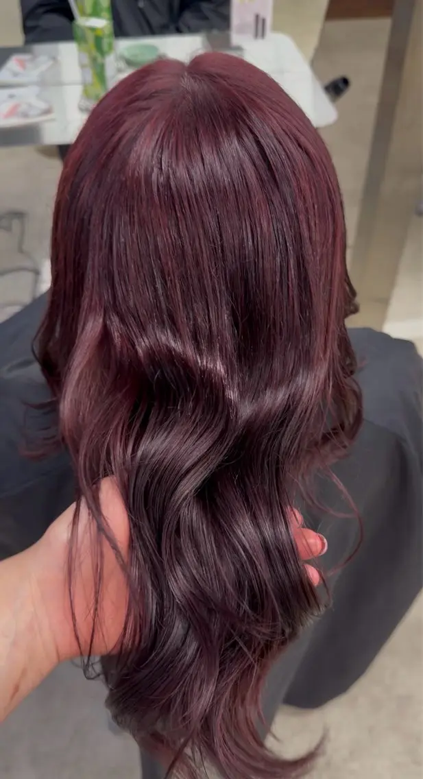 ロング カラー ブリーチ レッドカラー ヘアカラー 松本 葉南のヘアスタイル
