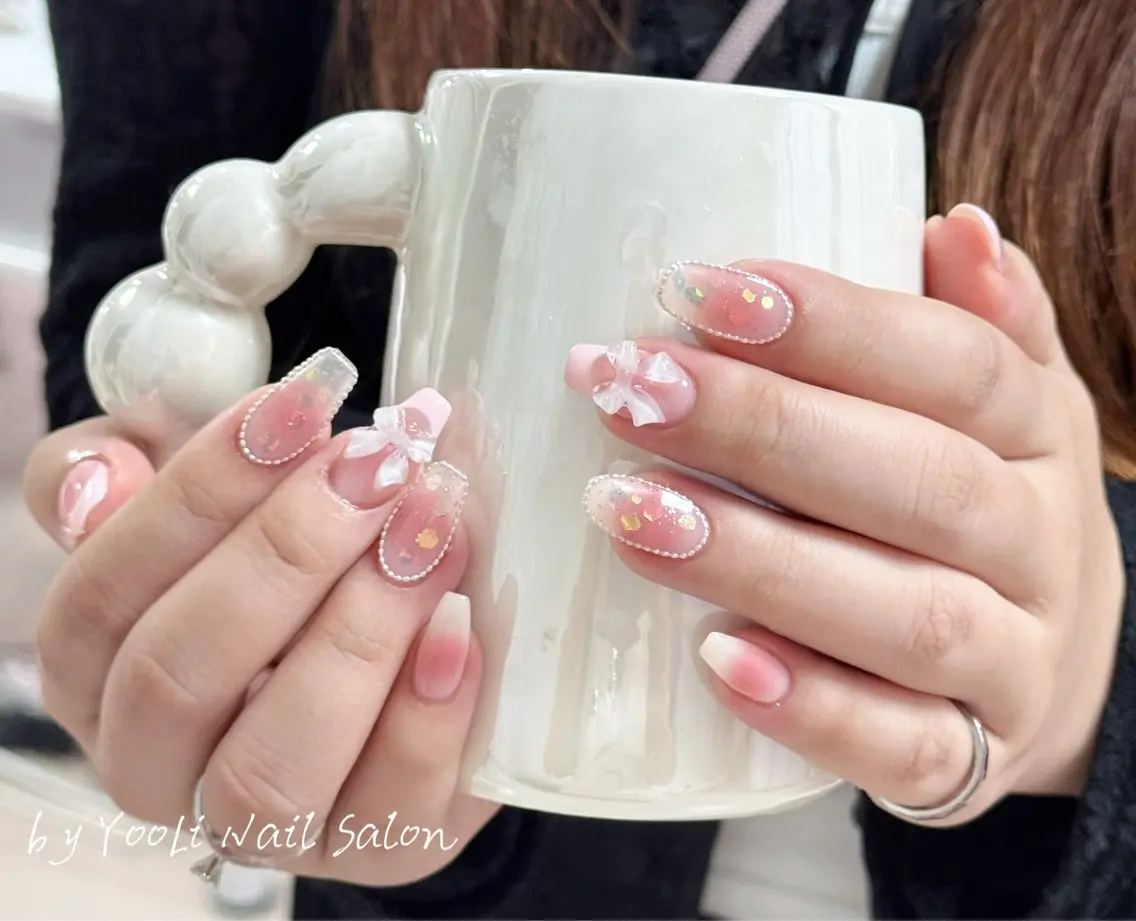 ネイル アートネイル オーロラネイル チークネイル フレンチネイル ガラスフレンチ ハンドネイル 🎀🎀YooLi Nail Salonのネイルデザイン