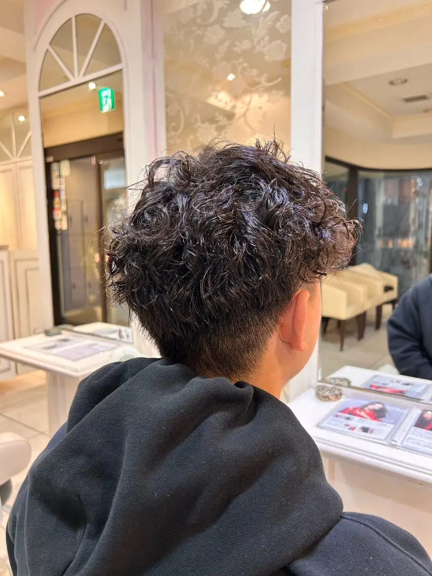 パーマ メンズ 生活が楽になる縮毛/ ブリーチなしカラーのヘアスタイル