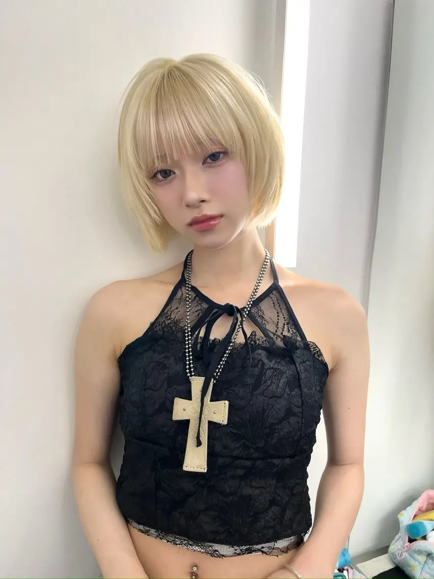 ショート カラー アッシュ ベージュカラー 黒髪 ブリーチ ブルーカラー 透明感カラー✨🩵 韓国ヘアkanatoのヘアスタイル