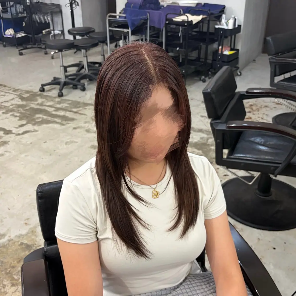 ロング ヘアカラー 山本 愛菜のヘアスタイル