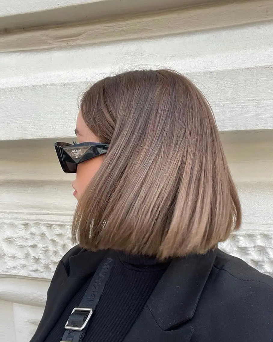 ミディアム 新美 千奈のヘアスタイル