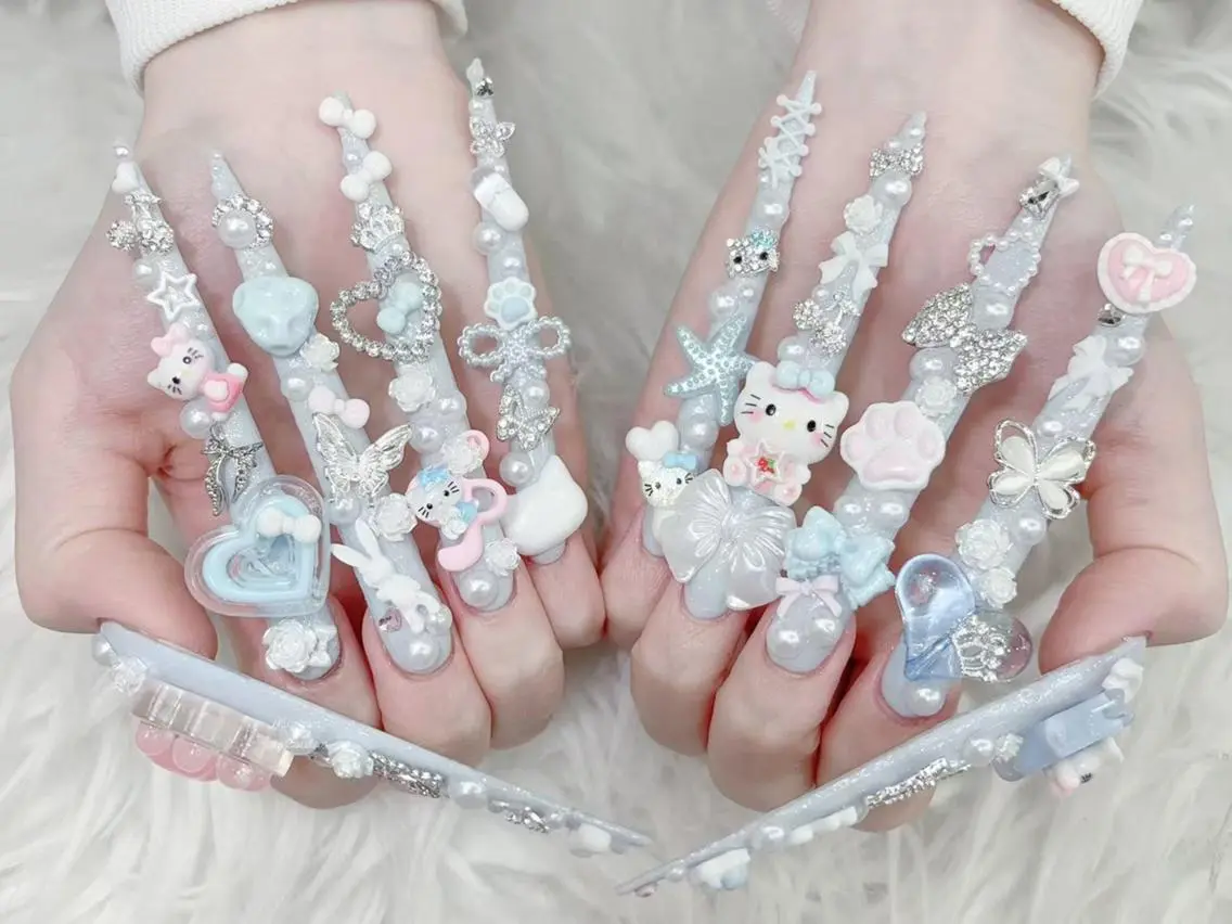 ネイル 長さ出し キラキラネイル 韓国ネイル ロングネイル マグネットネイル ハンドネイル ハンドケア KTNail 🎀 長さ出し専門店のネイルデザイン