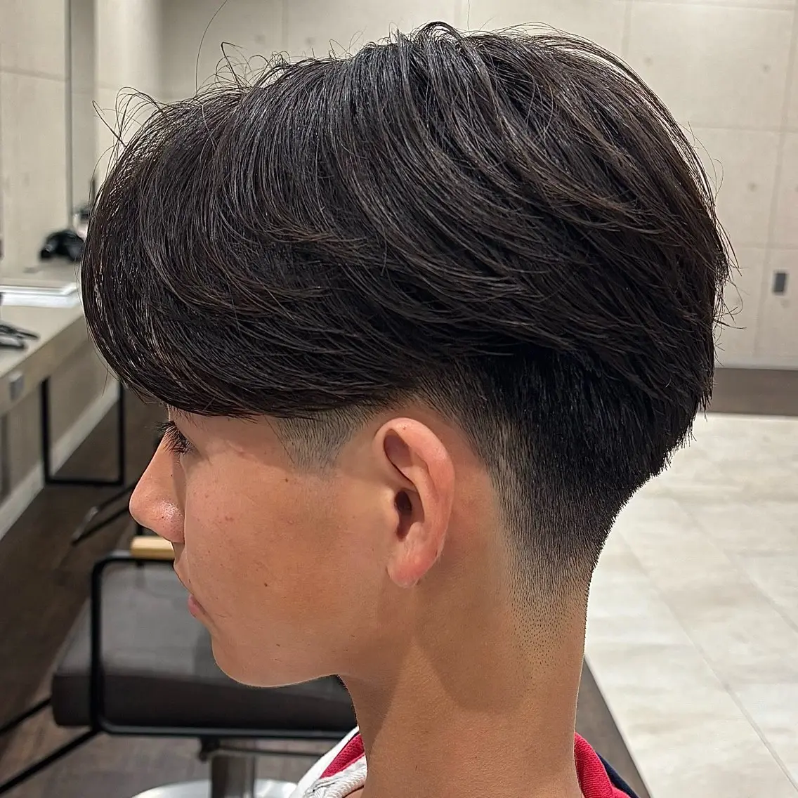 ショート メンズ センターパート カット 泉 / メンズパーマ /毛流れ特化のヘアスタイル