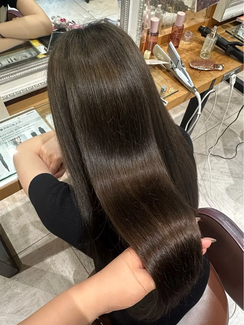 ロング ヘアカラー 市沢 光花のヘアスタイル