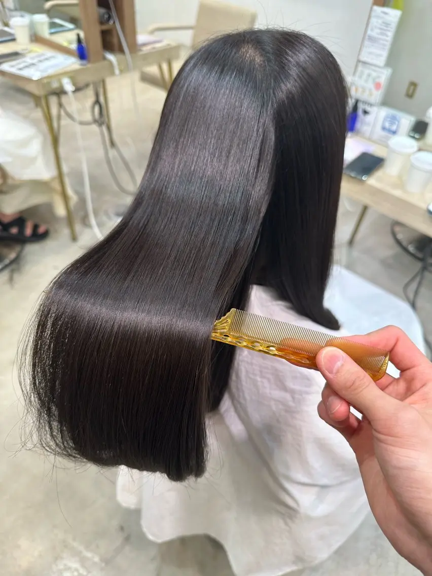 ロング カット 縮毛矯正 ハイトーンレイヤー 顔まわりSOTAのヘアスタイル