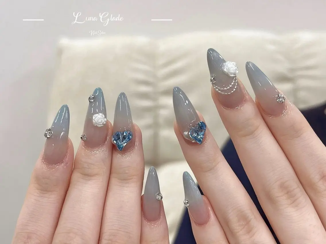 ネイル ハンドネイル Luna Gladeのネイルデザイン