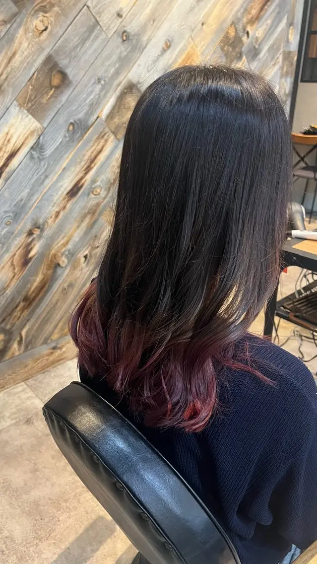 ロング カラー グラデーションカラー 脇山 真生のヘアスタイル