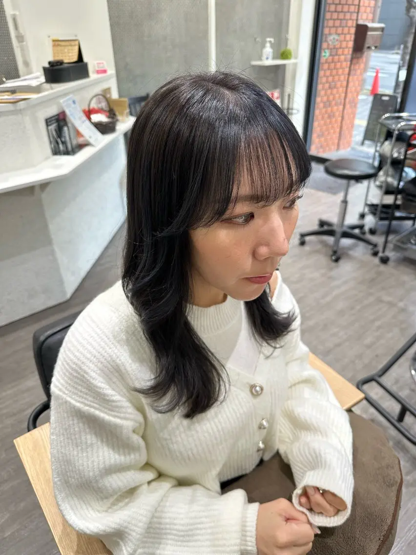 セミロング カラー ブルーカラー ハイライトカラー ラベンダーカラー ピンクカラー ハイライト カット ヘアカラー トリートメント 艶髪レイヤー上田 紗也🇰🇷💗のヘアスタイル