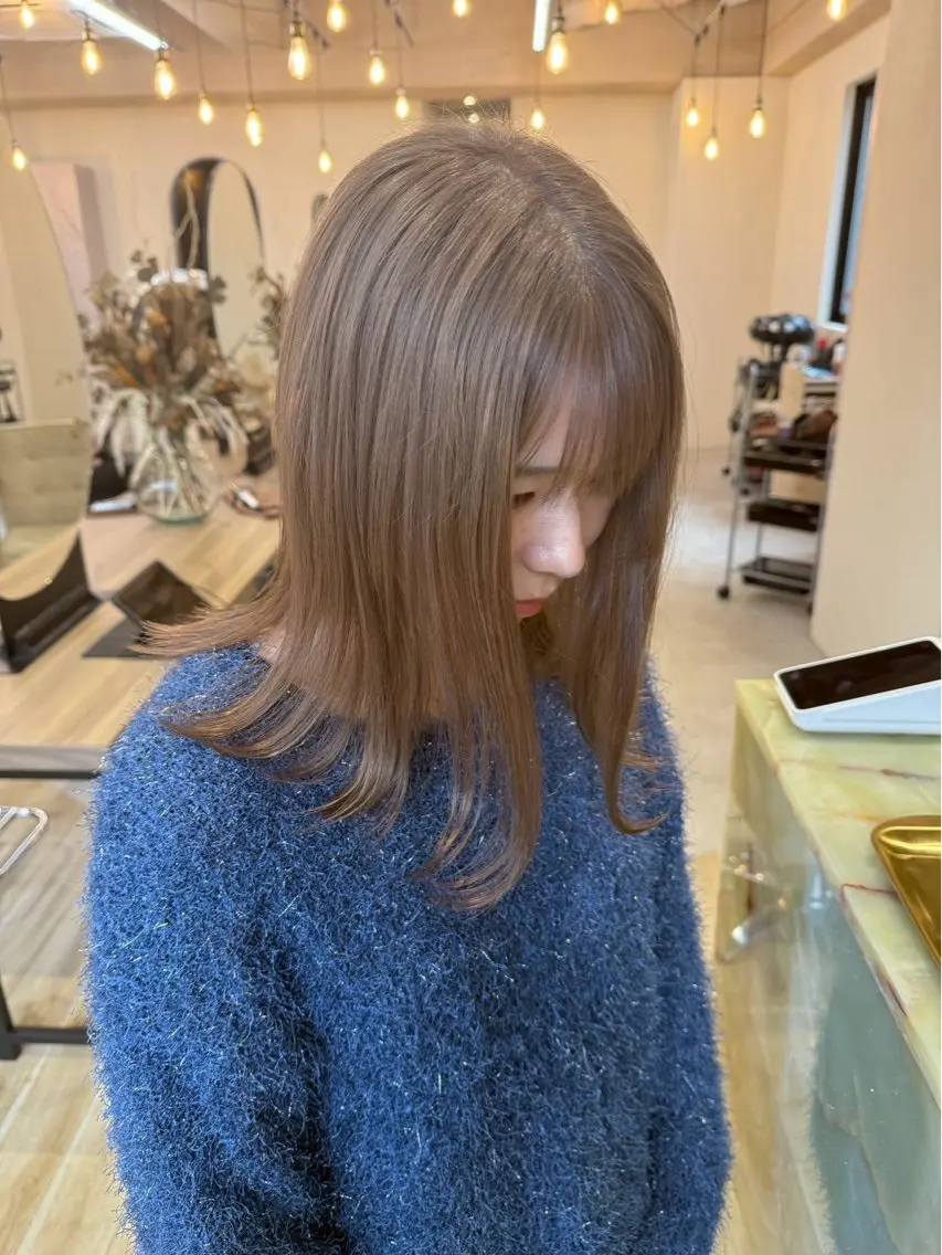 ロング カラー ベージュカラー ミルクティーベージュ レイヤー✂︎ぷつボブ 艶カラー🤍noaのヘアスタイル