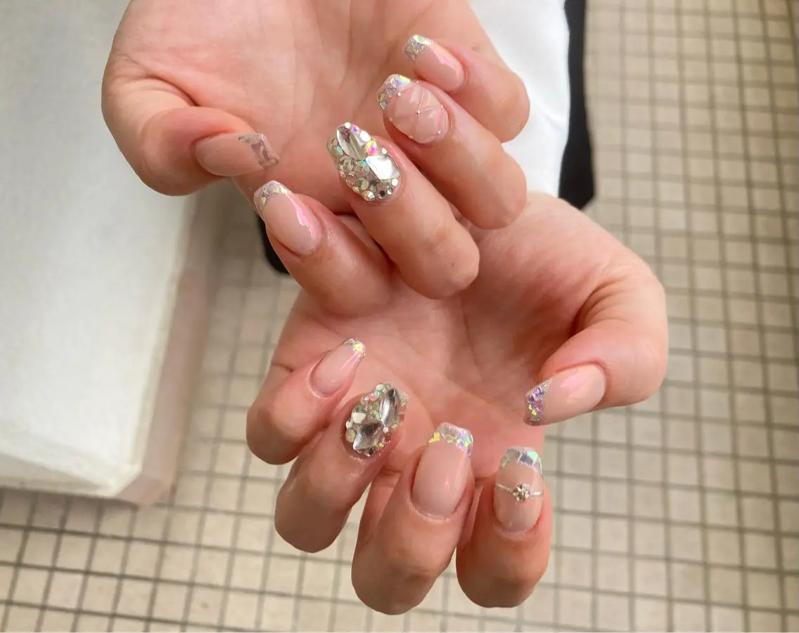 ミディアム ネイル ハンドネイル フットネイル ✴︎ Delightのネイルデザイン