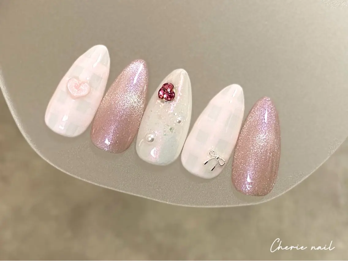 ネイル オーロラネイル ジェルネイル マグネットネイル パステルネイル ピンク ハンドネイル Cherienail yunaのネイルデザイン