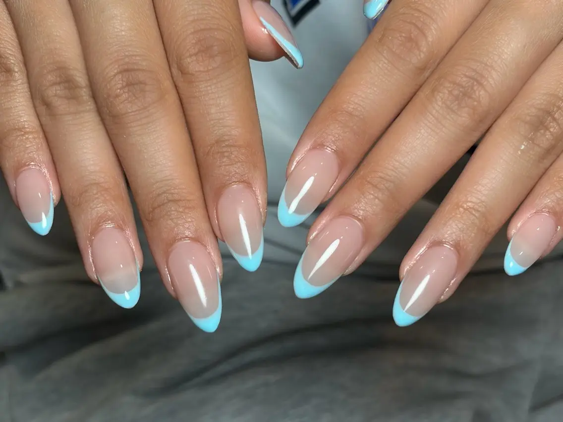 ネイル オーロラネイル 長さ出し フレンチネイル ジェルネイル ガラスフレンチ Rela・S NAILのネイルデザイン