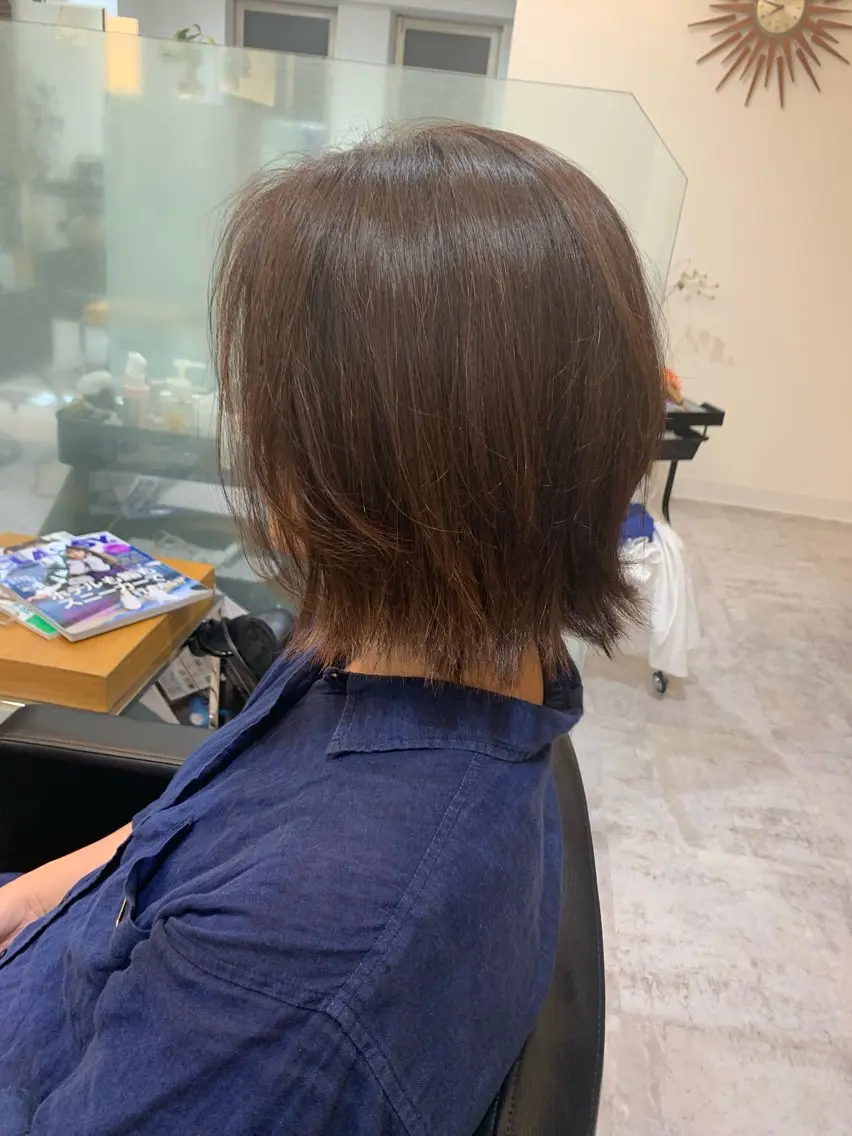 ミディアム ボブ くびれヘア レイヤーカット 北川 栞菜のヘアスタイル