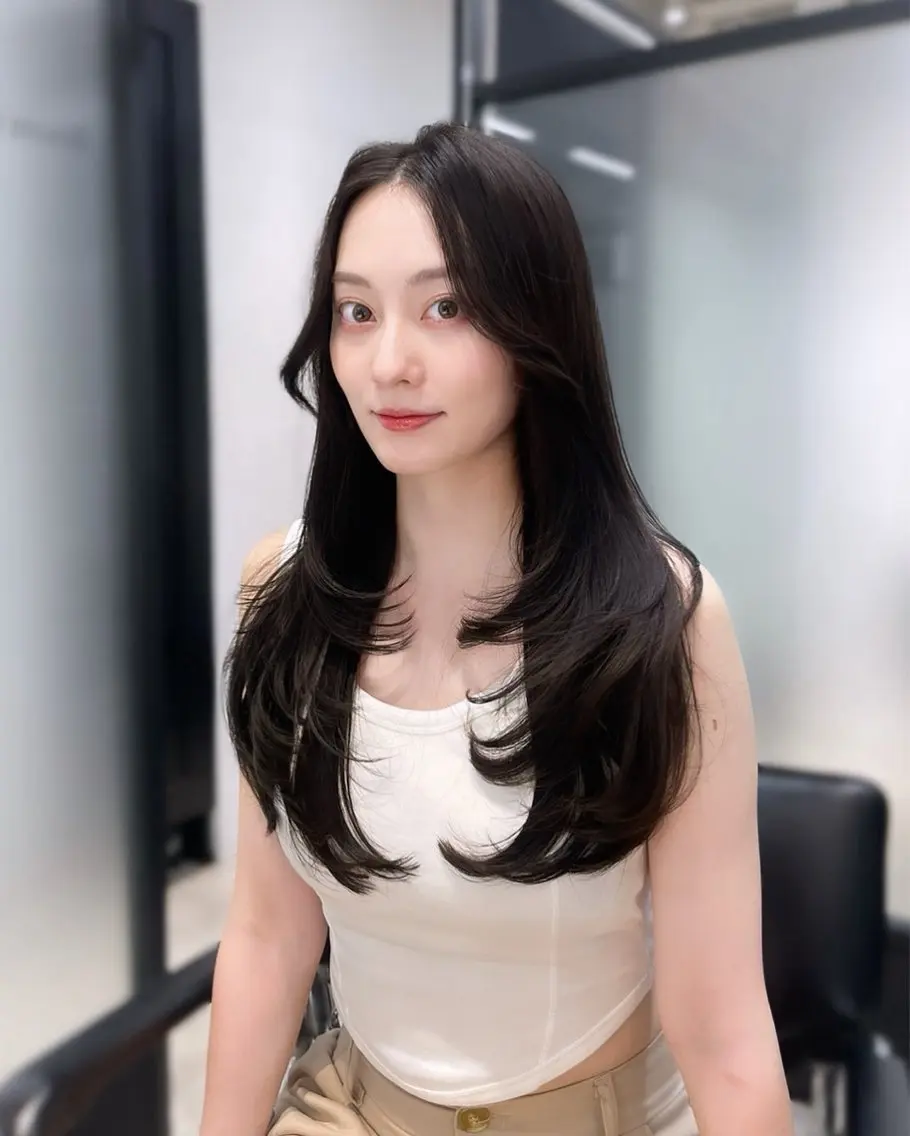 セミロング 韓国風ヘア レイヤーカット カット トリートメント 韓国レイヤーカット 髪質改善▫️水野有真のヘアスタイル