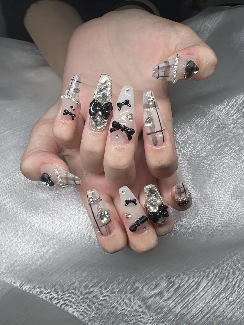 ネイル 長さ出し グラデーション 卒業式 キラキラネイル マグネットネイル ハンドネイル Lee Nailsのネイルデザイン