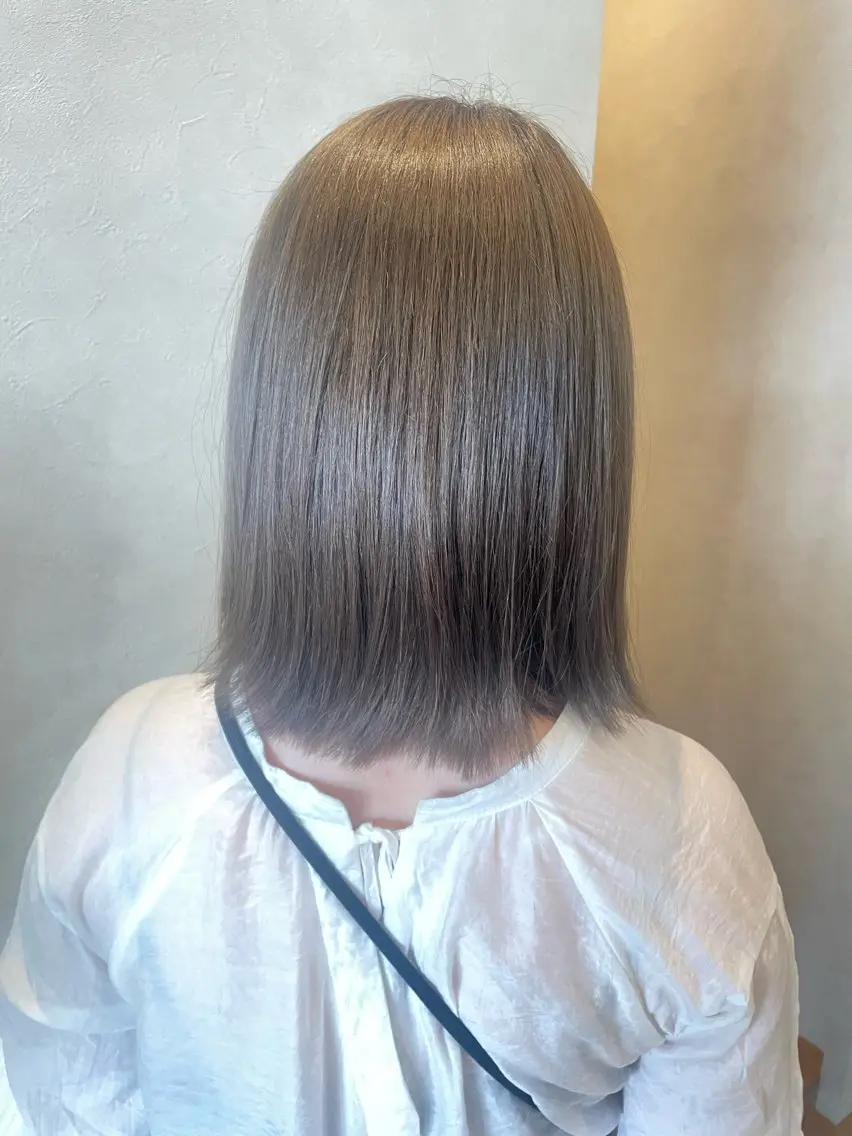 ミディアム カラー グレージュ カット ヘアカラー トリートメント 太田 香奈江のヘアスタイル