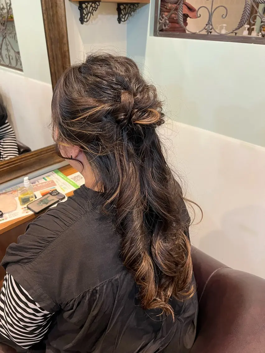 ヘアアレンジ PINOT梅田 MOKAのヘアスタイル