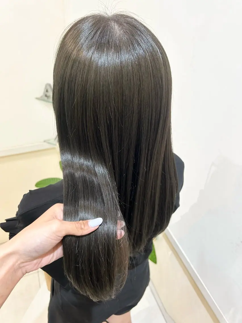 カラー 髪質改善 イシイ シオリのヘアスタイル