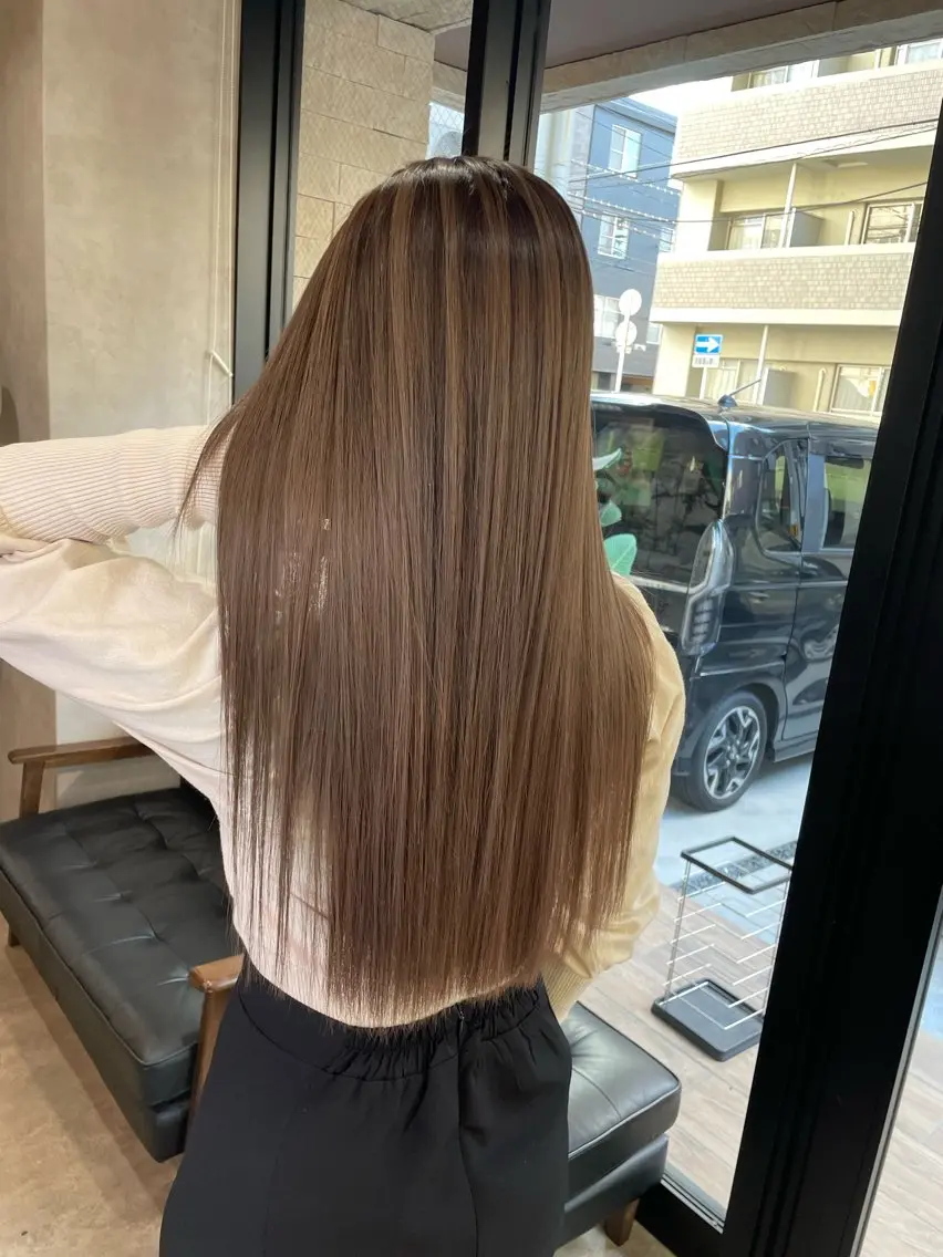 ロング アッシュ ハイライト 髪質改善 レイヤーカット ロング RIENS♡xrea 山本優舞のヘアスタイル