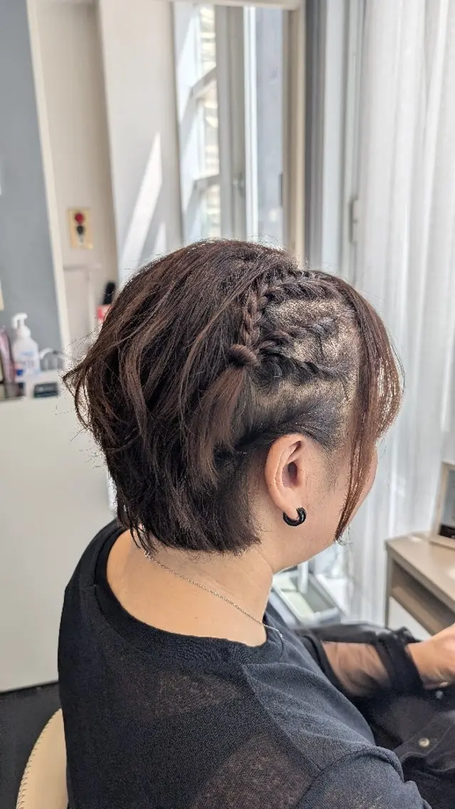 ショート ヘアセット 似合わせヘアメイク 🫧moko🫧のヘアスタイル