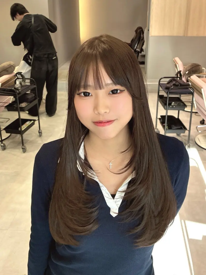 【人気No.1】骨格補正レイヤーカット+艶髪カラー+極上オージュアトリートメント ¥7,900の写真